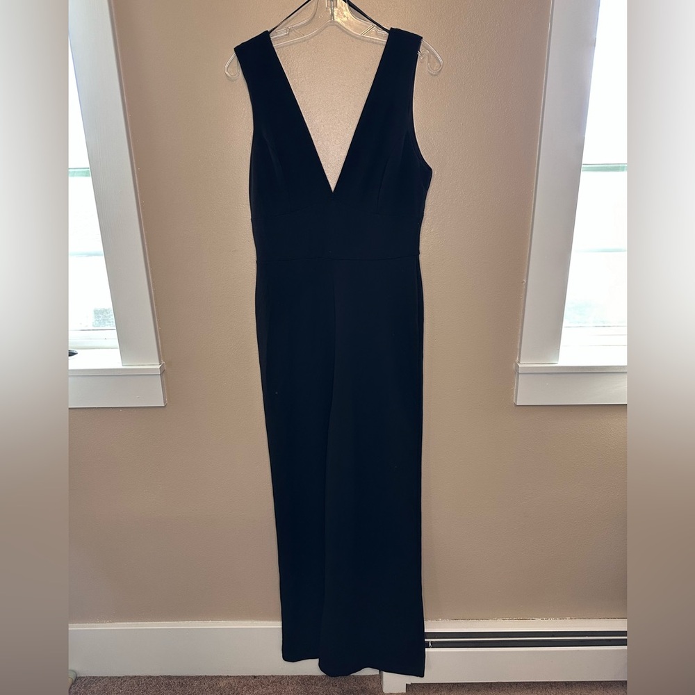 Lulu’s Women’s Deep Cut 1 pc Jumpsuit Size Large Black